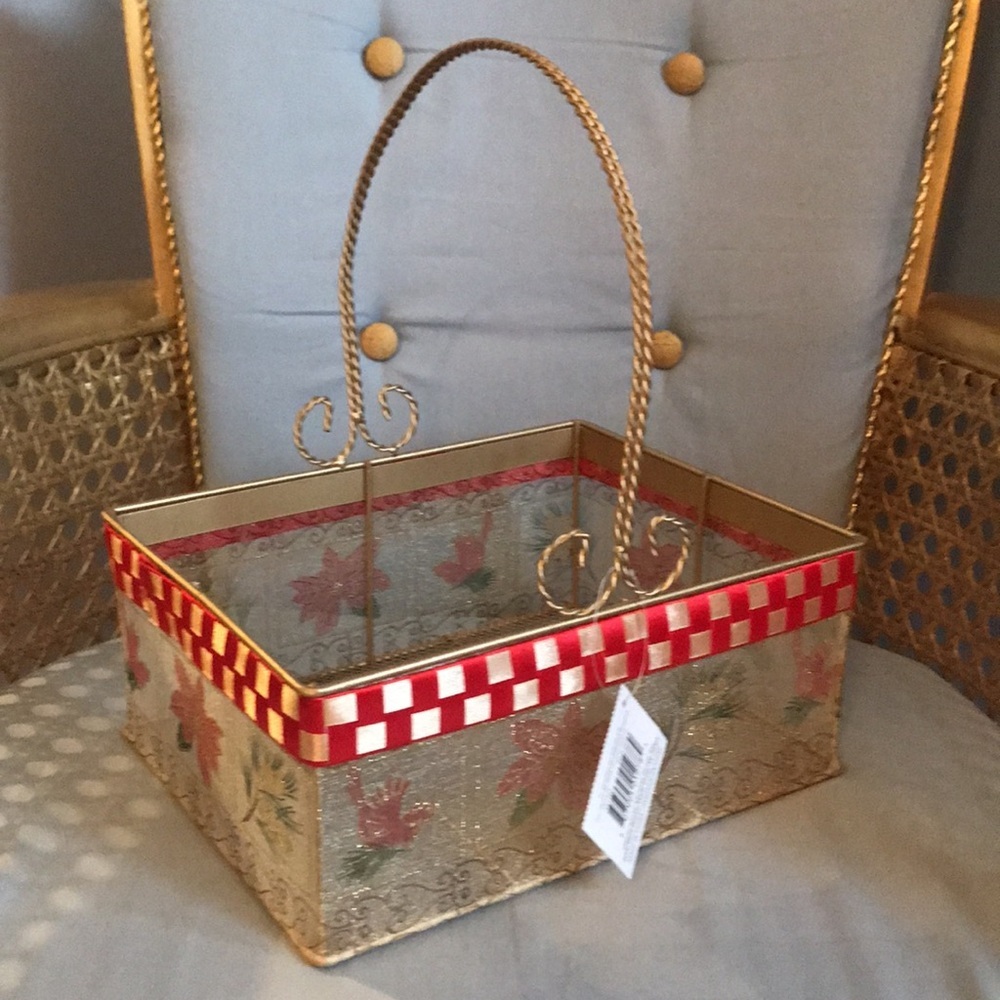 NWT Celebrate ir Christmas metal wire basket with ribbon, display gift present